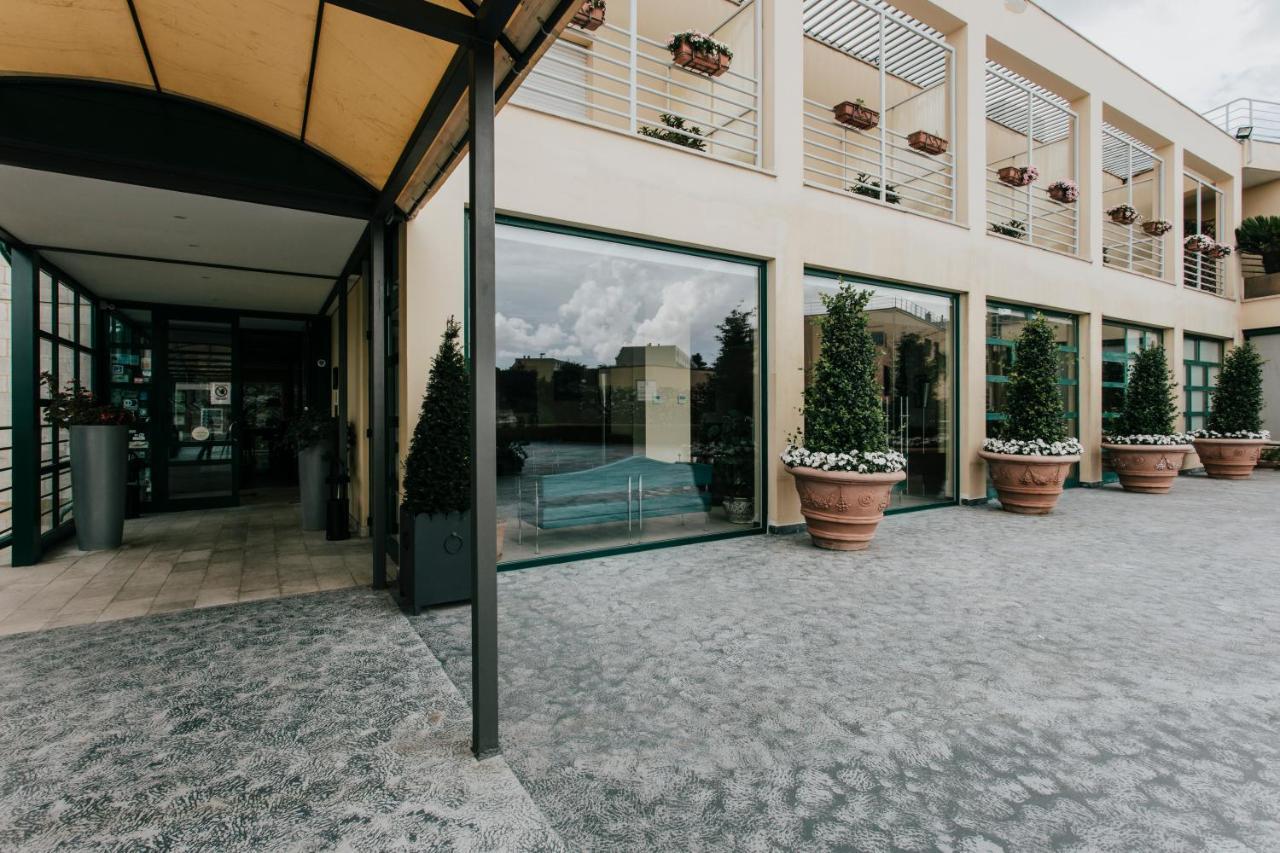 מטרה Hotel Del Campo מראה חיצוני תמונה