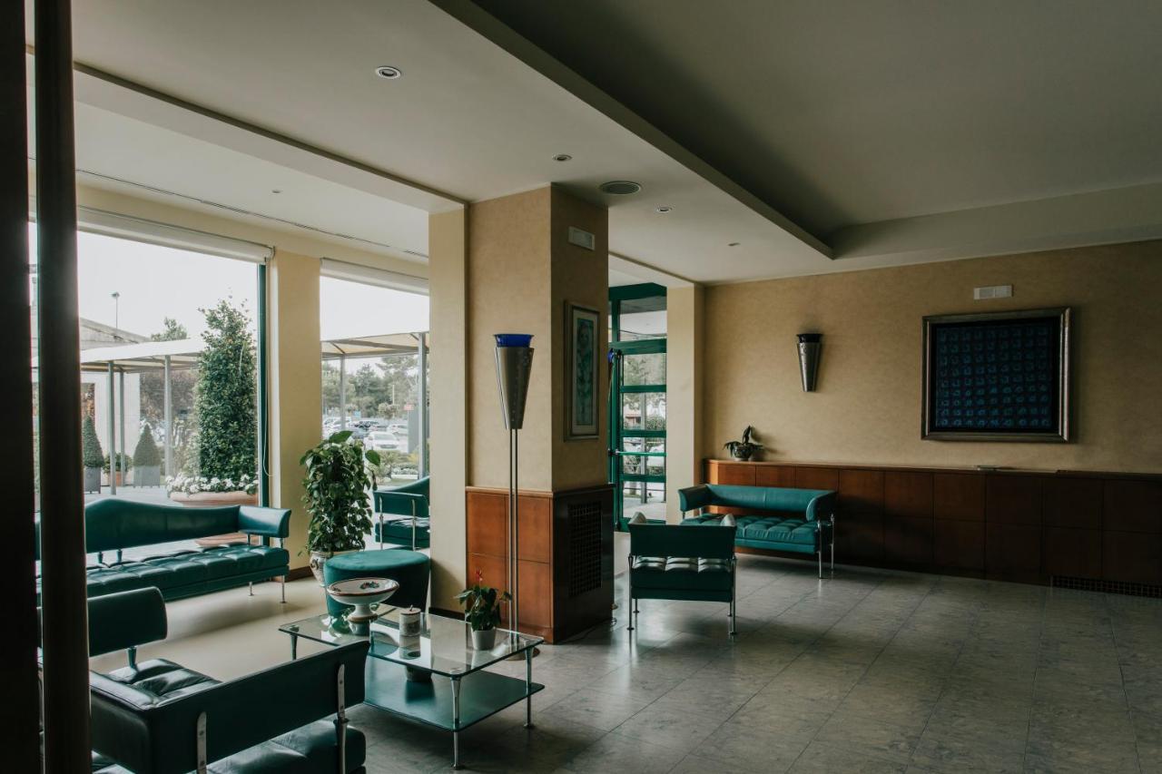 מטרה Hotel Del Campo מראה חיצוני תמונה